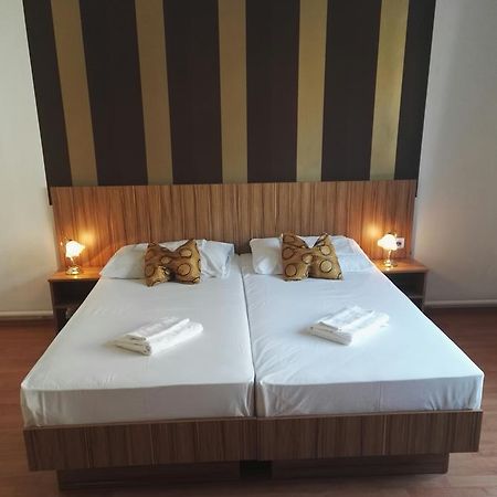 Hid Hotel Budapest Bagian luar foto