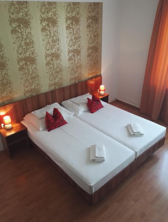 Hid Hotel Budapest Bagian luar foto