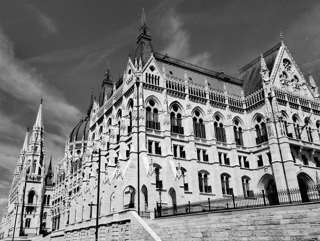Hid Hotel Budapest Bagian luar foto